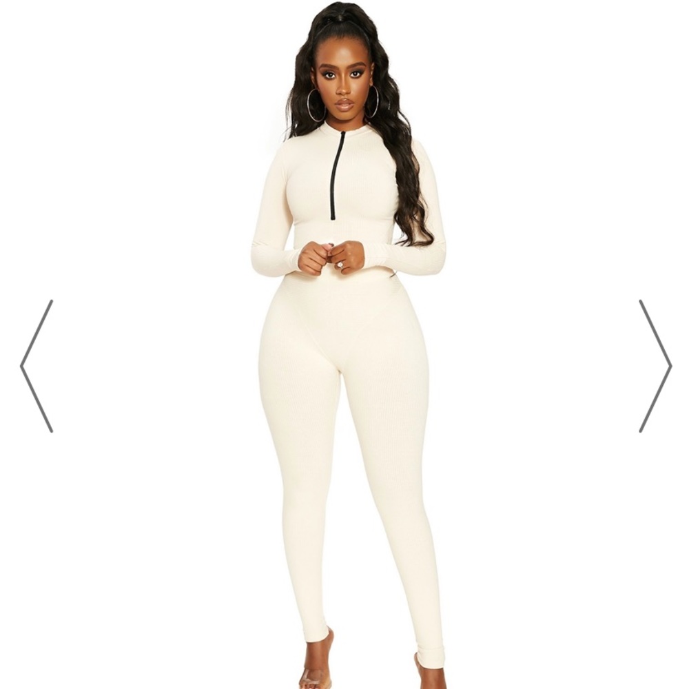 BRAND NEW-SNATCHED LEGGINGS